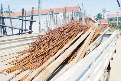 工地建材接連丟失 看門(mén)人被買(mǎi)通放小偷進(jìn)門(mén)(圖)